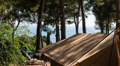 Tente vue sur mer