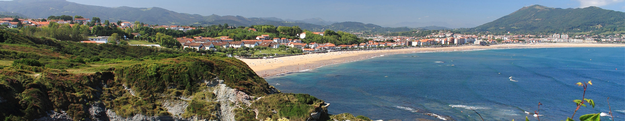 vue des côtes basques près d'hendaye
