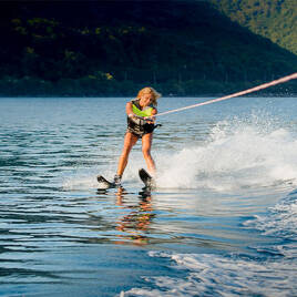 Ski nautique à proximité du Camping La Palmeraie à Torreilles-Plage Homair