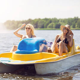 Bateau à pédales à proximité du Camping La Palmeraie à Torreilles-Plage Homair