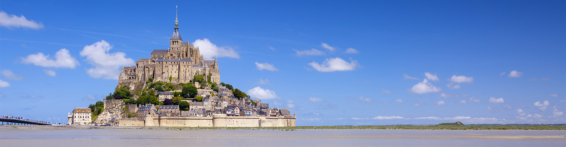 Vue panoramique sur le Mont Saint Michel en Basse Normandie