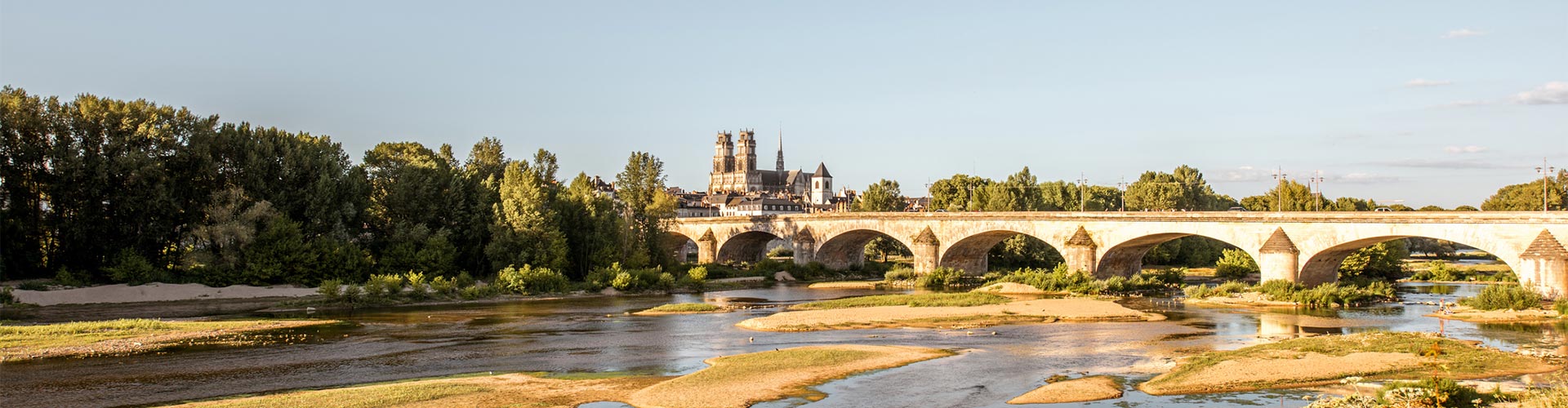 Pont et château d'Orléans dans le Loiret
