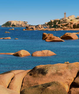 Le littoral de la Côte de Granit Rose, au nord du Finistère
