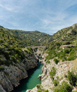 Les gorges de l'Hérault propices aux sports nautiques