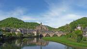 L'un des plus beaux villages de France dans l'Aveyron et sa rivière