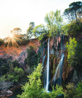 Sillans la Cascade dans l'arrière-pays varois