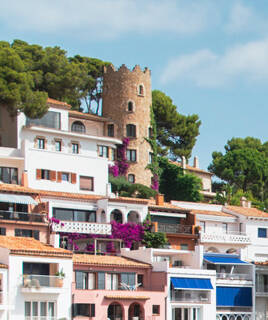 Centre historique de la ville de Bégur, en Espagne