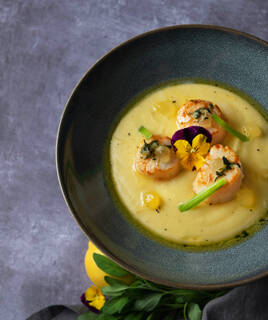 Plat de coquilles Saint Jacques spécialité des Côtes d'Armor