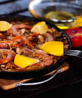 Plat de paëlla gastronomie espagnole