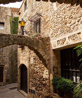 Bezoeken van het middeleeuwse stadje Torroella Homair