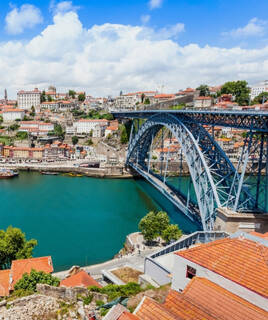 Explorar los monumentos icónicos de Oporto Homair