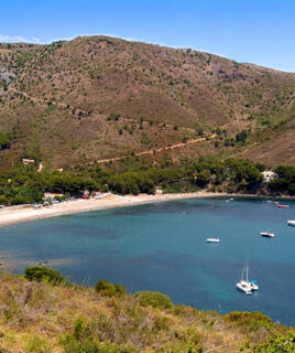 Descubrir la cala Montjoi Homair