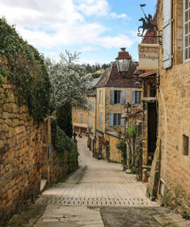 Wandelen door de straten van Sarlat Homair