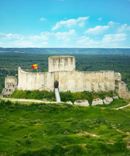 Visit castles and abbeys Homair