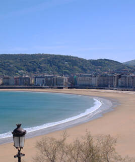 Geniet van de stranden van de baai Homair
