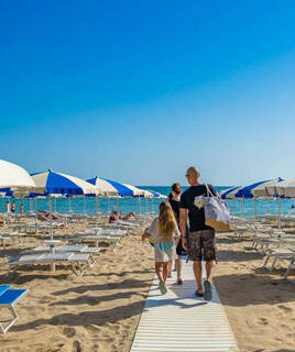 Rilassati sulle spiagge dorate di Riccione Homair