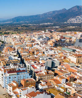 Vue aérienne sur la ville de Rosas
