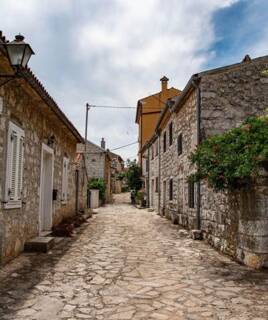 Die Altstadt und ihre emblematischen Denkmäler besichtigen Homair