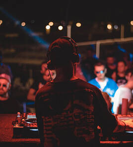 Erleben Sie das aufregende Nachtleben von Blanes Homair