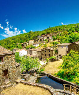 Village schist Candal