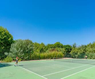 Camping avec tennis