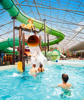 Profiter des parcs aquatiques couverts Homair