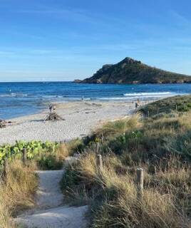 Entdecken Sie das mittelalterliche Dorf Ramatuelle Homair