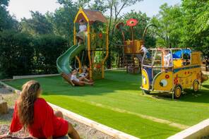 Camping Le Petit Bois **** Ardèche photo 3 Homair