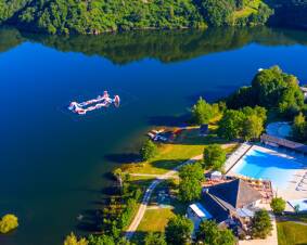 Camping Domaine des Tours Saint-Amans-des-Cots