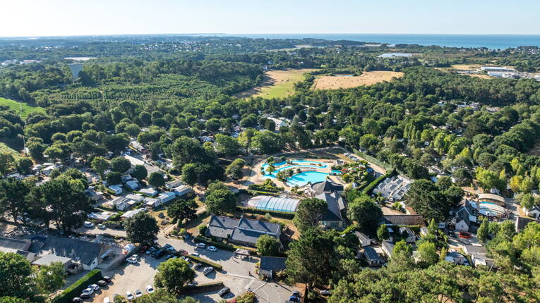 Camping La Grande Métairie de Kermario ***** photo 1 Bretagne Homair