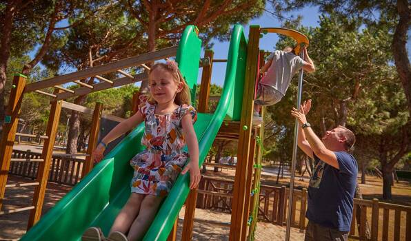 Camping Le Roussillonnais *** Languedoc Roussillon photo 4 Homair