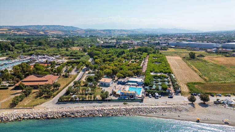 Camping Roseto degli Abruzzi *** photo 1 Abruzzes Homair