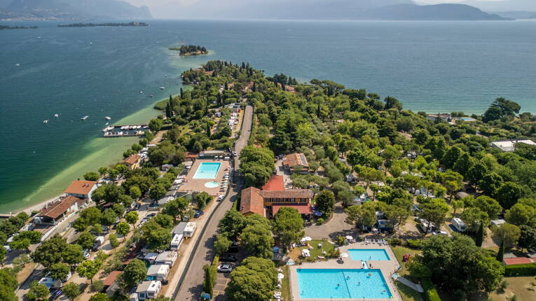 Camping La Rocca **** photo 1 Lac de Garde Homair