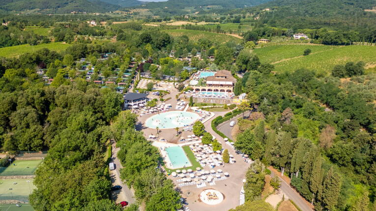 Campeggio Hu Norcenni Girasole Village **** foto 1 Toscana Homair