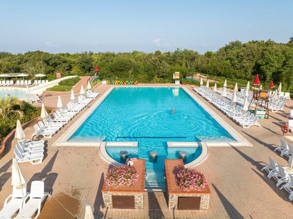 Camping Hu Montescudaio Village **** Toscane foto 1 Homair