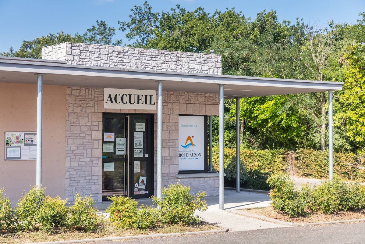 Camping Le Domaine du Cros d'Auzon, France, Ardèche, Vogüe