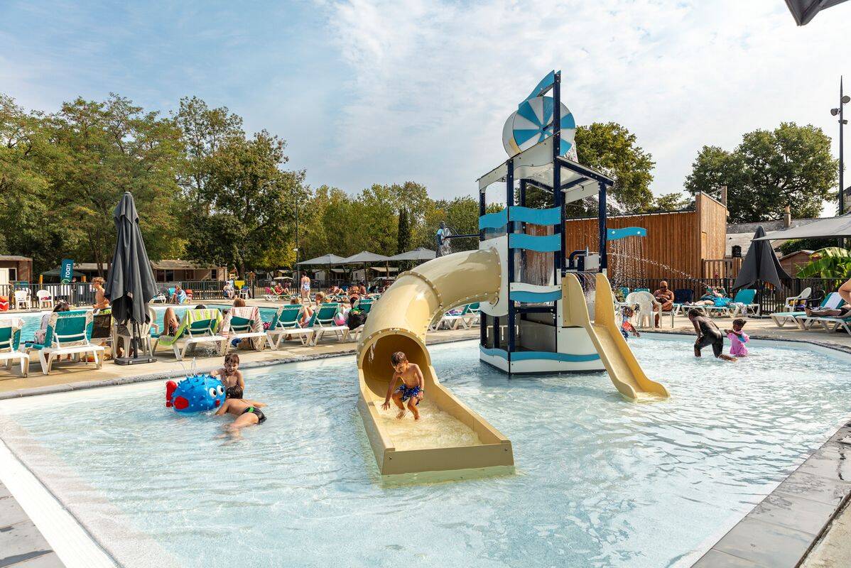 Camping Le Domaine de la Brèche, France, Centre-Val de Loire, Varennes-sur-Loire