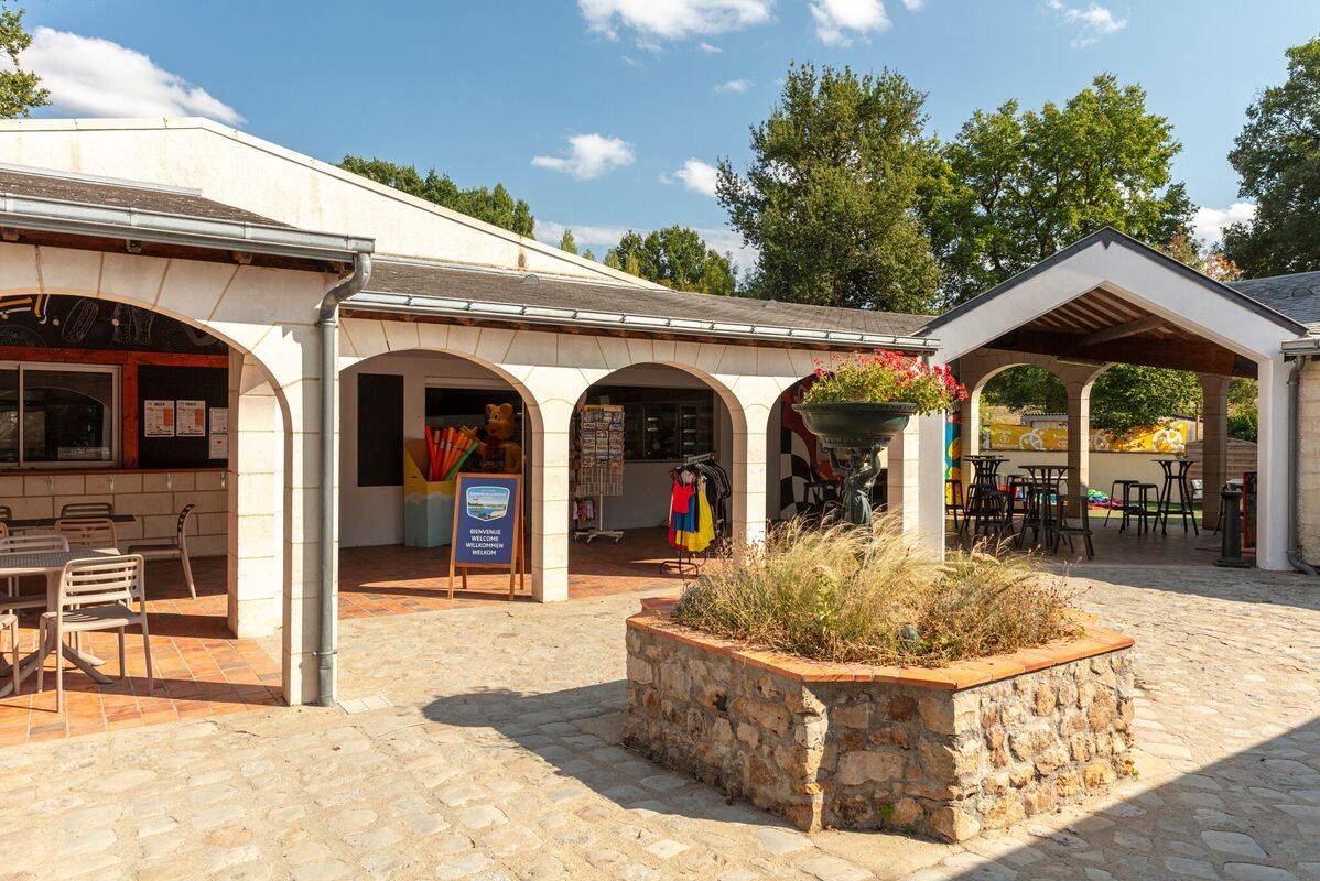 Camping Le Domaine de la Brèche, France, Centre-Val de Loire, Varennes-sur-Loire