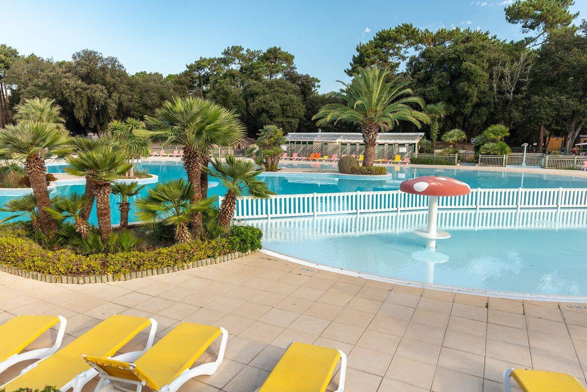 Campsite Le Logis, France, Charente Maritime, St Palais sur Mer