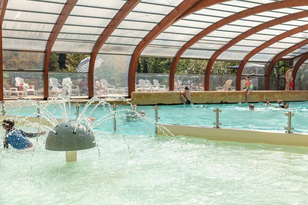 Campsite Le Val d'Ussel, France, Dordogne - Périgord, Proissans