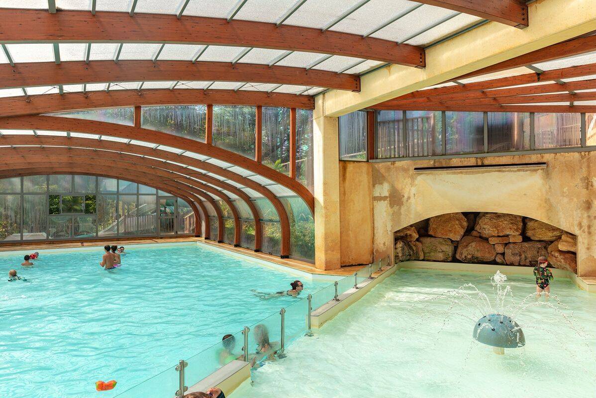 Campsite Le Val d'Ussel, France, Dordogne - Périgord, Proissans