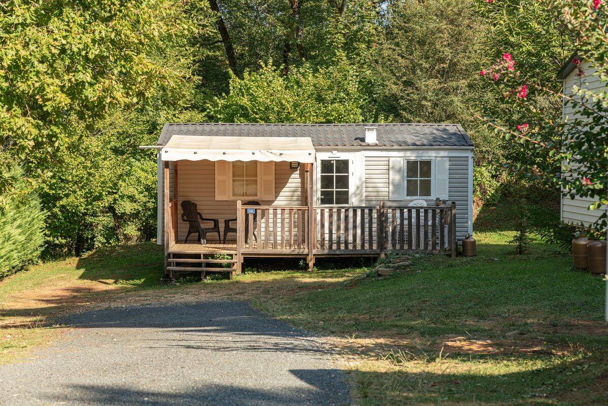 Campsite Le Val d'Ussel, France, Dordogne - Périgord, Proissans