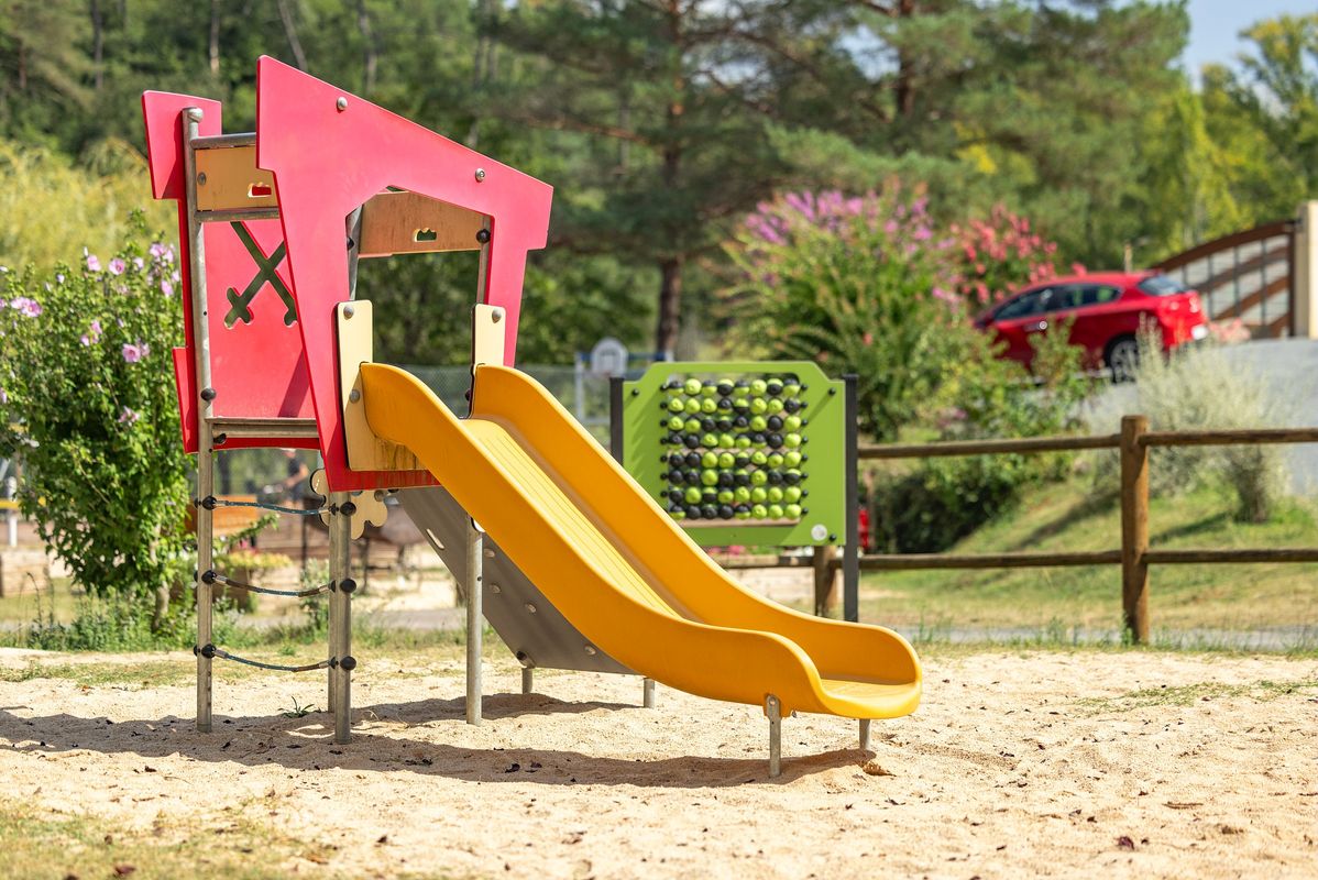 Campingplatz Le Val d'Ussel, Frankreich, Dordogne - Périgord, Proissans