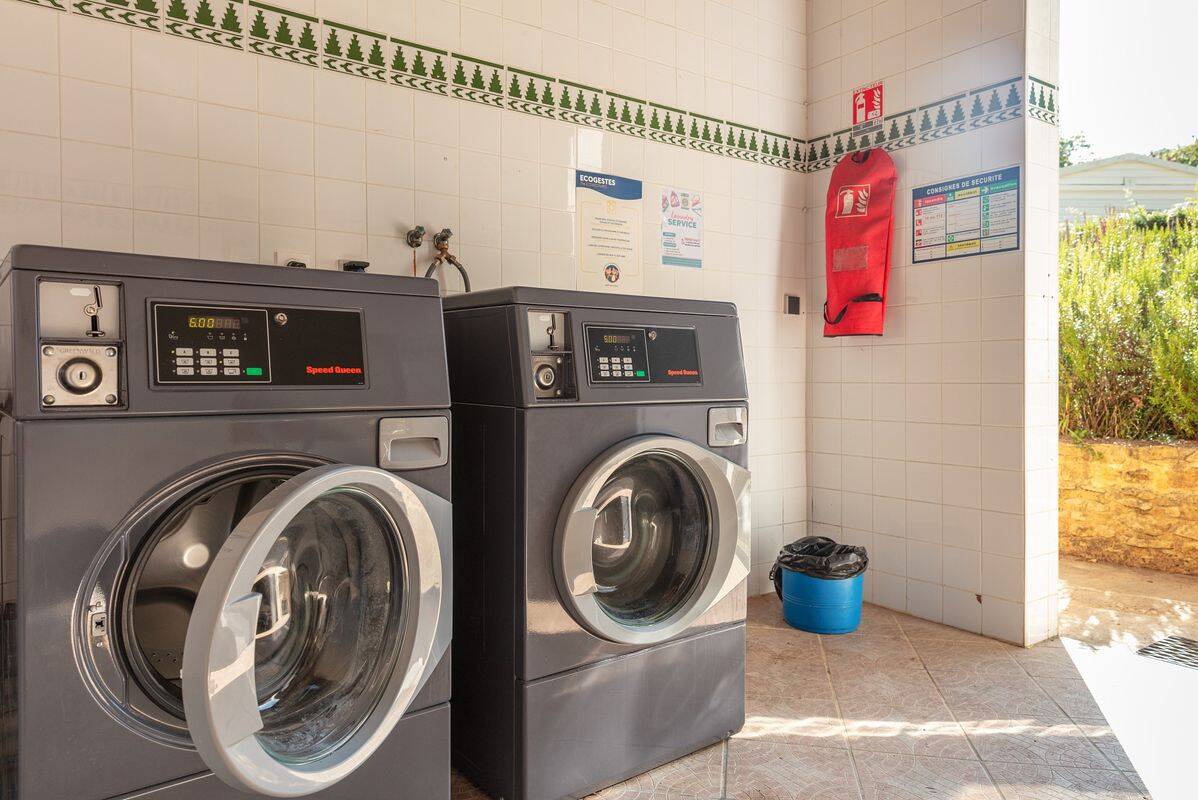 Campsite Le Val d'Ussel, France, Dordogne - Périgord, Proissans