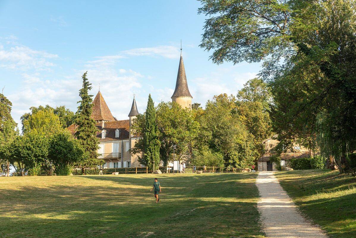 Campsite Château de Fonrives, France, Dordogne - Périgord