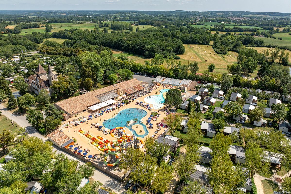 Campsite Château de Fonrives, France, Dordogne - Périgord
