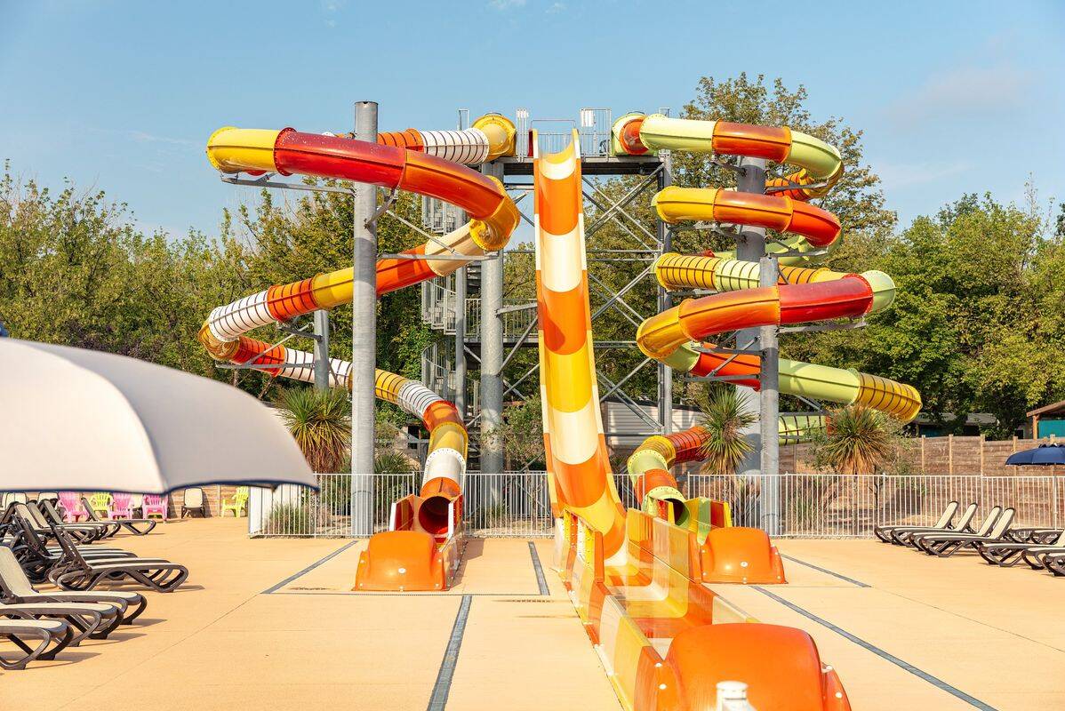 Campsite Château de Fonrives, France, Dordogne - Périgord