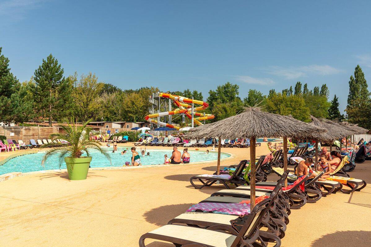 Campsite Château de Fonrives, France, Dordogne - Périgord