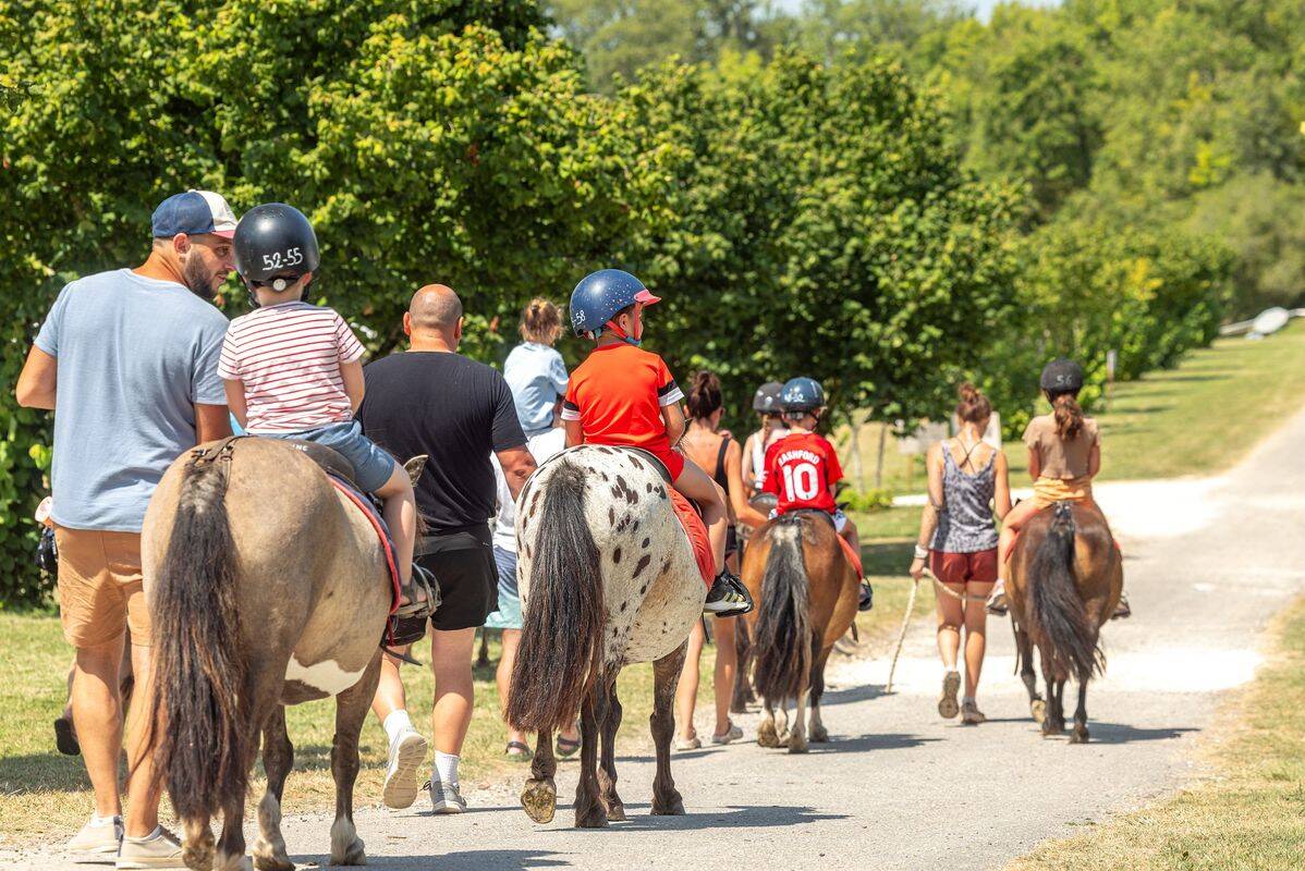 Campsite Château de Fonrives, France, Dordogne - Périgord