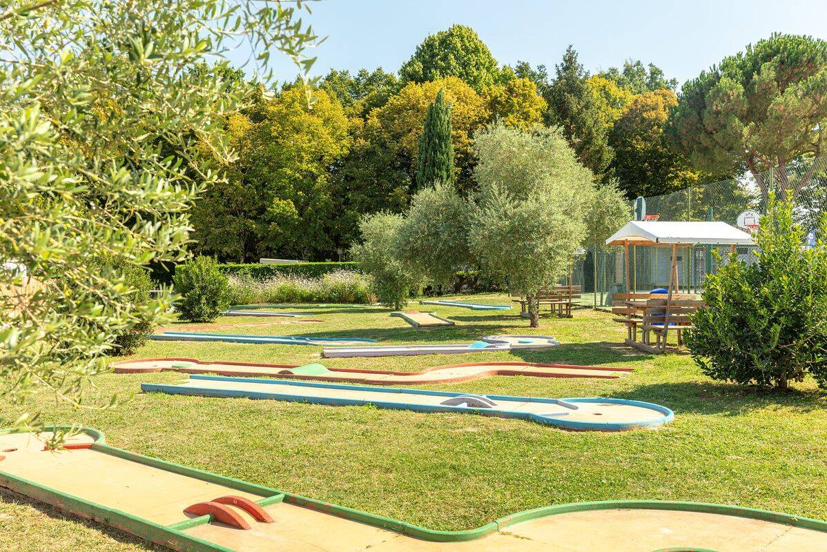 Campsite Château de Fonrives, France, Dordogne - Périgord